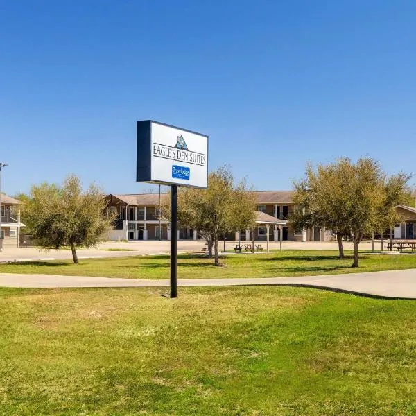 Eagle's Den Three Rivers Texas a Travelodge by Wyndham, hotel in Three Rivers