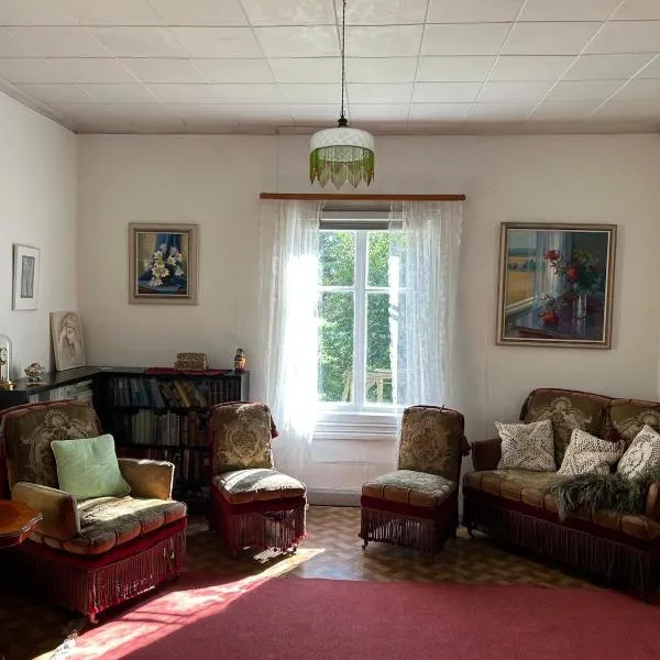Atmoshperic countryside house, hotel em Vehmaa
