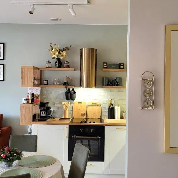 Apartament EverySky Kowary, Cozy Home, łatwy dostęp, widok na góry, winda, hotel in Kowary