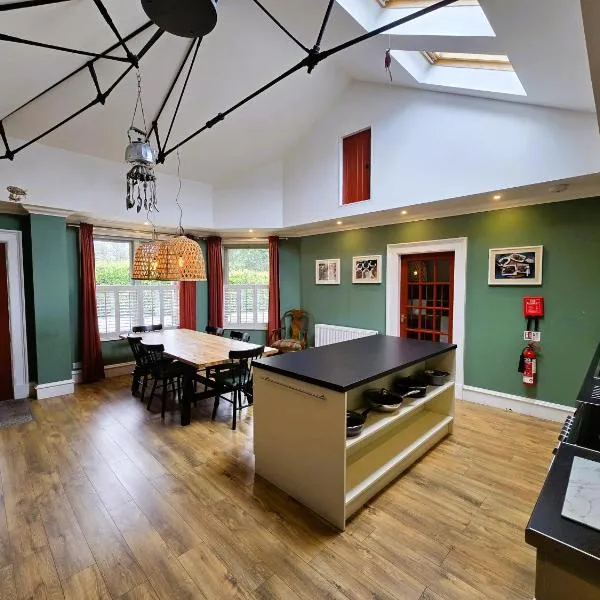 Balmory Stables North, luxury stable conversion, hotel in Ascog