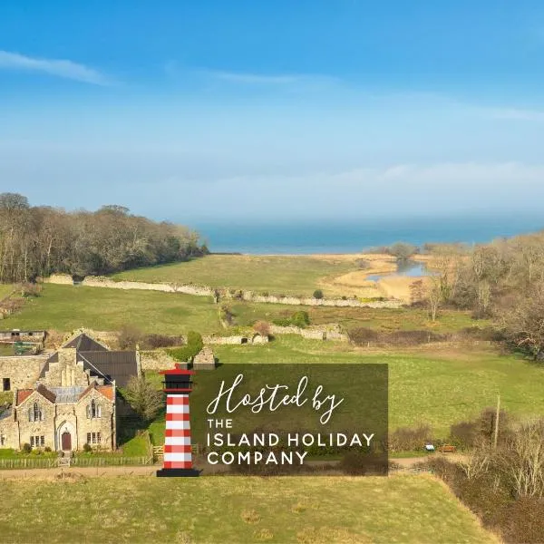 The Old Abbey Farmhouse - Stay at Quarr Abbey Monastery - Pet-Friendly Farmhouse with History & Countryside Views, surrounded by woodland & nature, hotel em Ryde