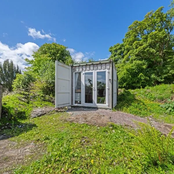 Corry Lodge Estate - Sheperds Huts or Container Stays with Sea View, hotel in Broadford