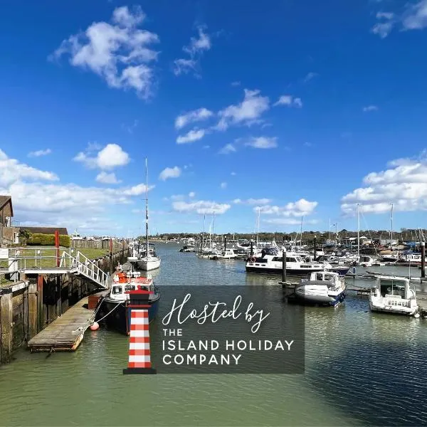 North Quay - Pet friendly Luxury Townhouse overlooking Bembridge Harbour, hotel v destinaci Saint Helens