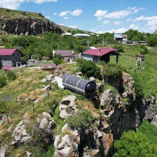 Guesthouse by the river, hotell sihtkohas Kʼaghsi