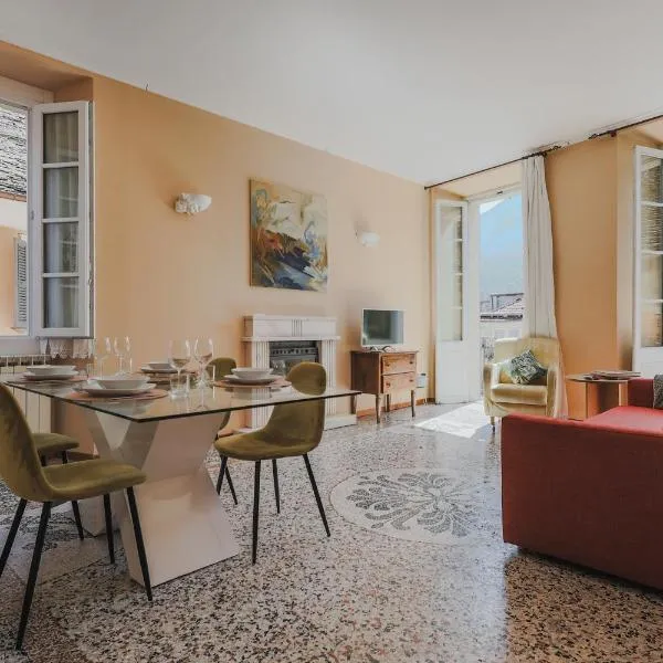 Appartamento in Centro Storico La Loggia, khách sạn ở Domodossola