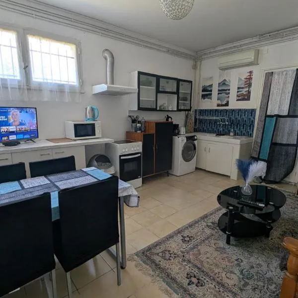 Appartement avec jardin centre village avec accès PMR, hotel v destinaci Le Fossat