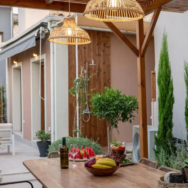 Avli, khách sạn ở Preveza