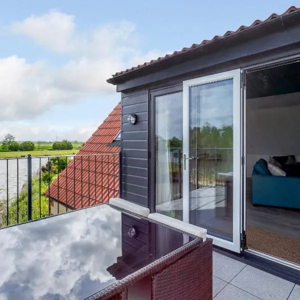 Home Farm Lodges, hotel in Baston