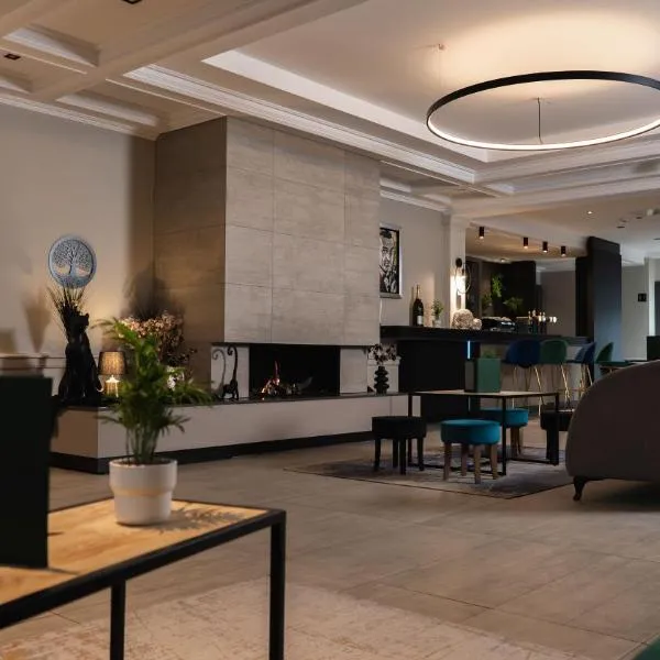 Logis Hôtel & Restaurant - Les Tuileries, hotel di Féy