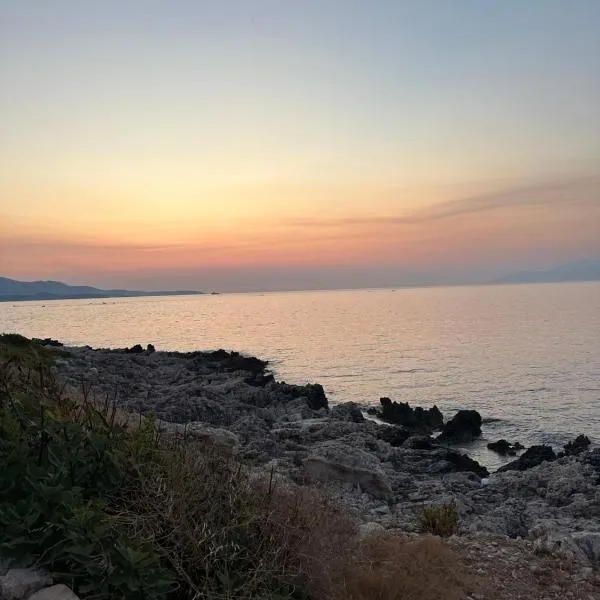 Villa Nava Ksamil, hotel in Polisi i Vogël