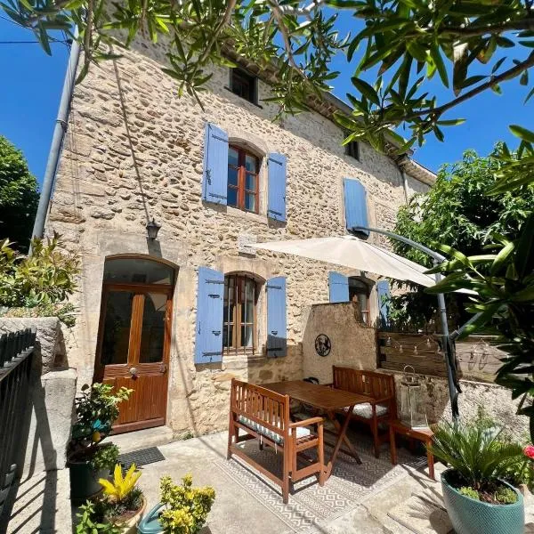Maison de village rénovée , proche rivière, 3 ch 85 m2, hotel in Saint-Just