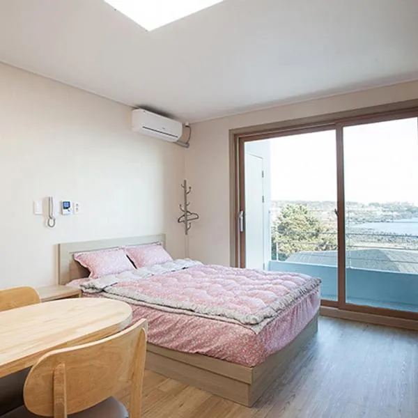 Pension Jung Won, hotel in Seogwipo