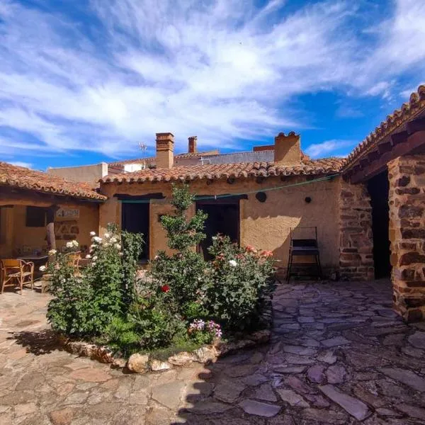Casa rural Tío Quico, hotel in Granja de Moreruela