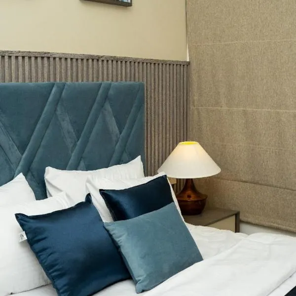 Spacious 3BR Luxury Apartment Trizen Colombo 2 Near City Centre, hotel in Colombo