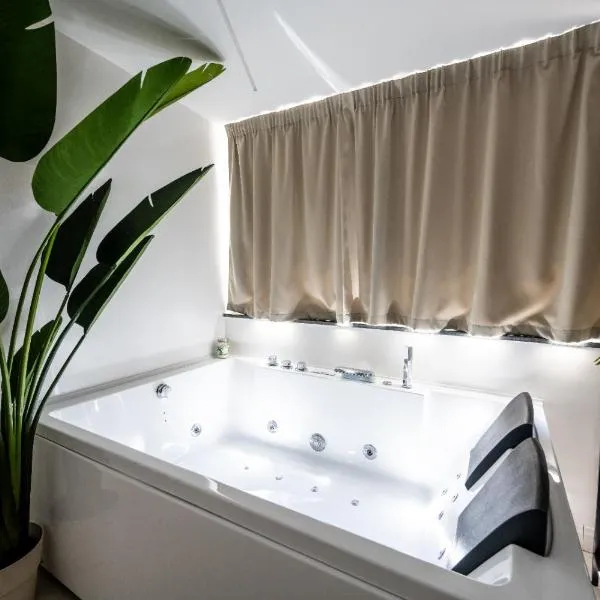 Mariarita's Suites, hotel in Cava deʼ Tirreni