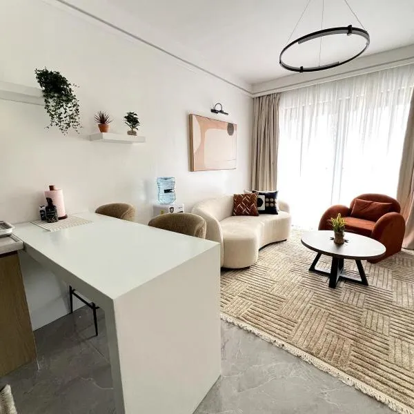 Modern 1-Bedroom Apartment, with heated pool, hotel en Nairobi