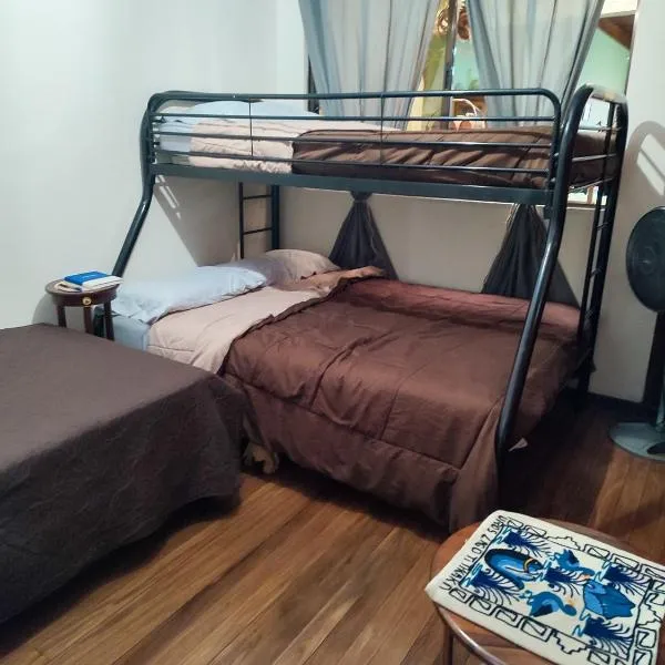 The Cozy Cactus House B&B Cartago Centro English Spoken, hotell sihtkohas Cartago