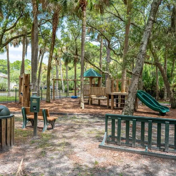 515 Sunsuite, отель в городе Fripp Island