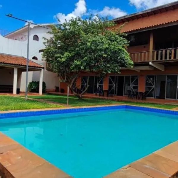 Suites Quartos Lindos Sobrado com Piscina no Centro, hotel in Campo Grande