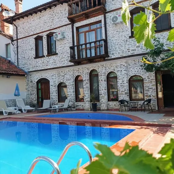 Парк - Хотел Макензен, hotel in Melnik