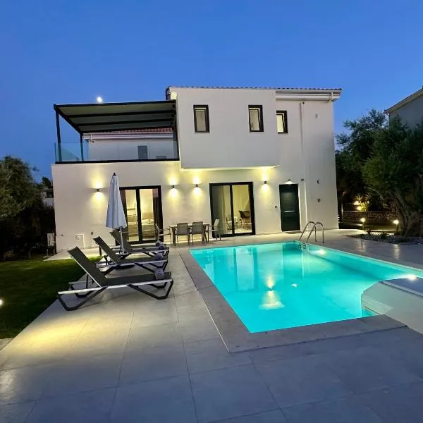 Nuovo Maistros Villas, hotel en Tsoukaladhes