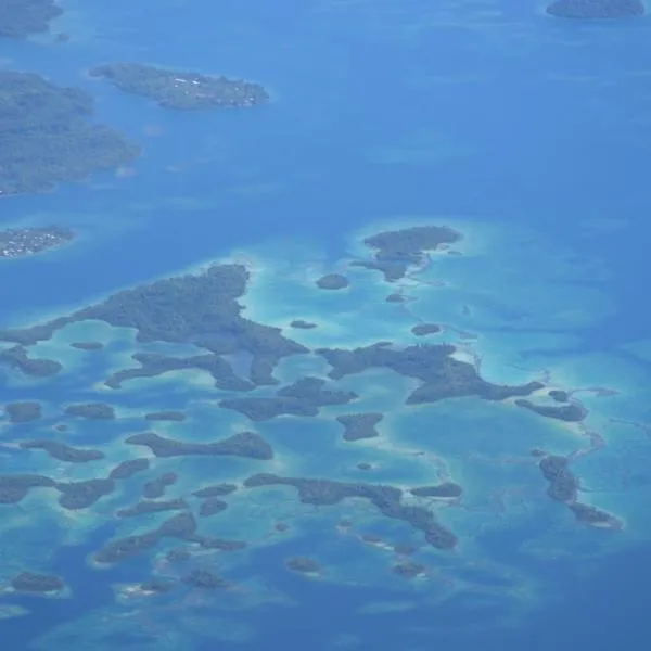 Midemide Island Ecolodge, hotel di Mbuini Tusu