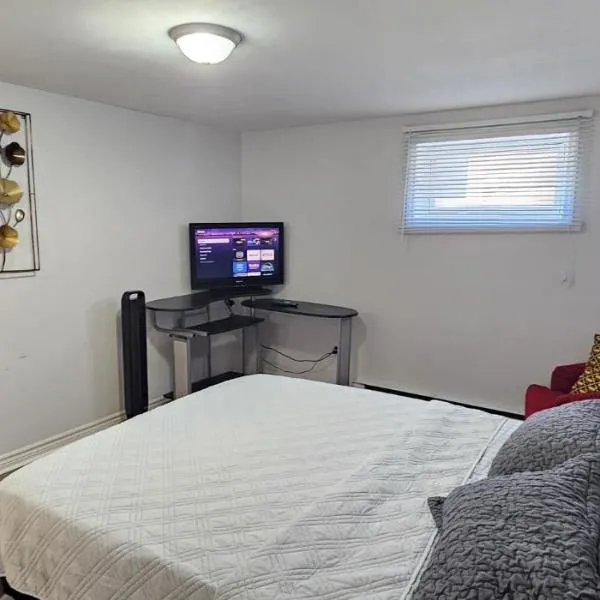 Deluxe room in a Cozy Apt, hotel in Saint John