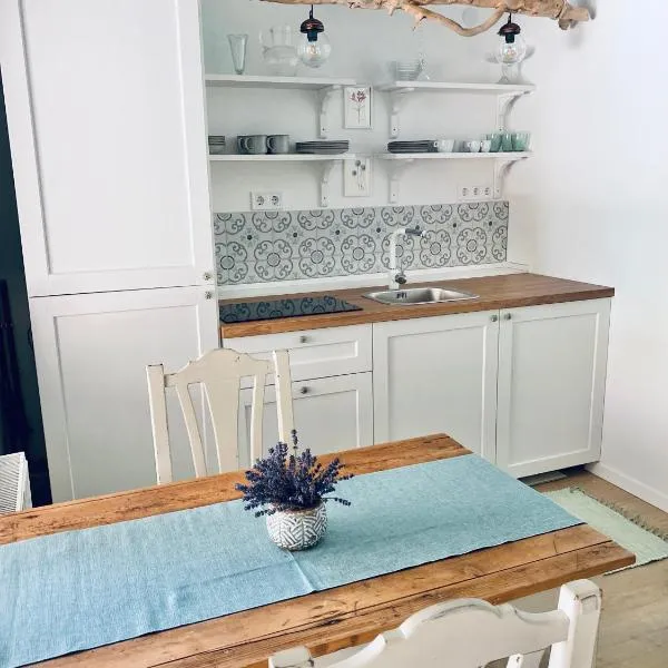 Szélcsend Apartman, hotel di Balatonföldvár