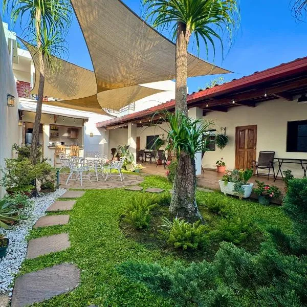 Hostal DEYLUWIN, hotel v destinaci Juayúa
