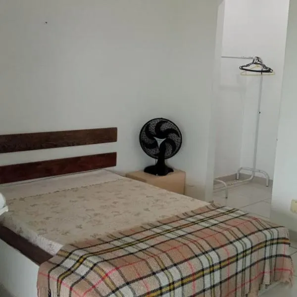 Suites de frente pra praia, hotel in Itapemirim