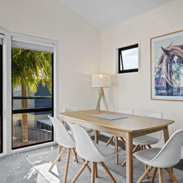 Perfect Jervis Bay location & fresh modern living, hotel v mestu Vincentia