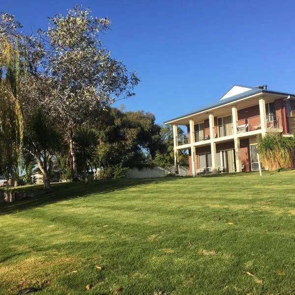 Lake Boga Waterfront, hotel en Lake Boga