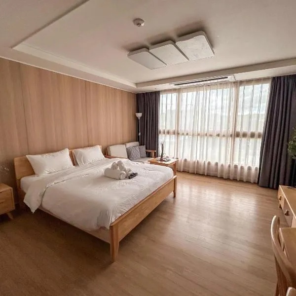 D' Heights Monterrace Lake Condo, hotel v destinaci Mabalacat