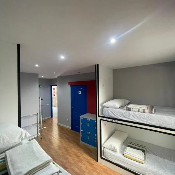 Hego Haize Zarautz Hostel, hotel in Zarautz