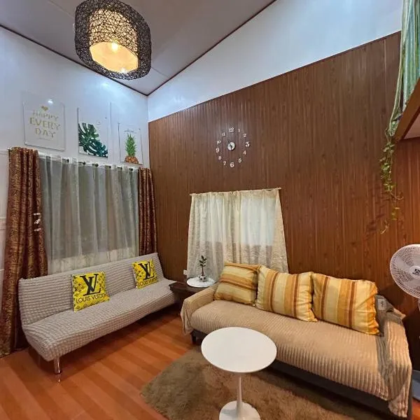 Cozy TinyHouse near SM City Daet smartlockdoor Alexa, hotel v destinaci Daet