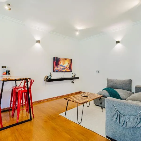 Chique 1BR Villa with Lush Garden Nakuru Town, hotel din Nakuru