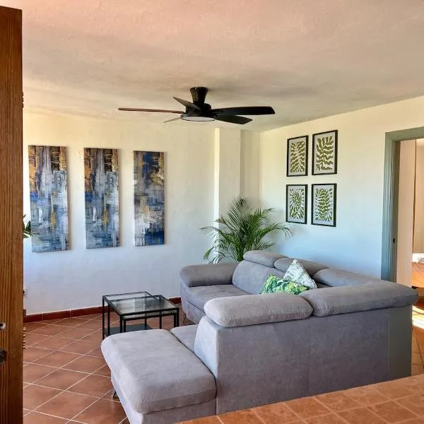 Rustic House Sea View, Nature and Peace، فندق في Valdés