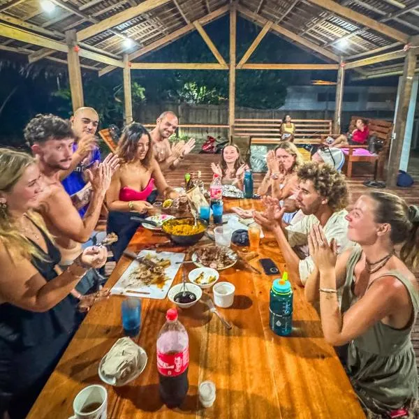 Sunset Surf Hostel Siargao, hotel v destinaci General Luna