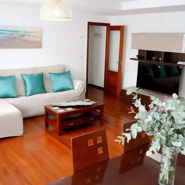 Bajo con jardin Costa Quebrada, hotell i Liencres