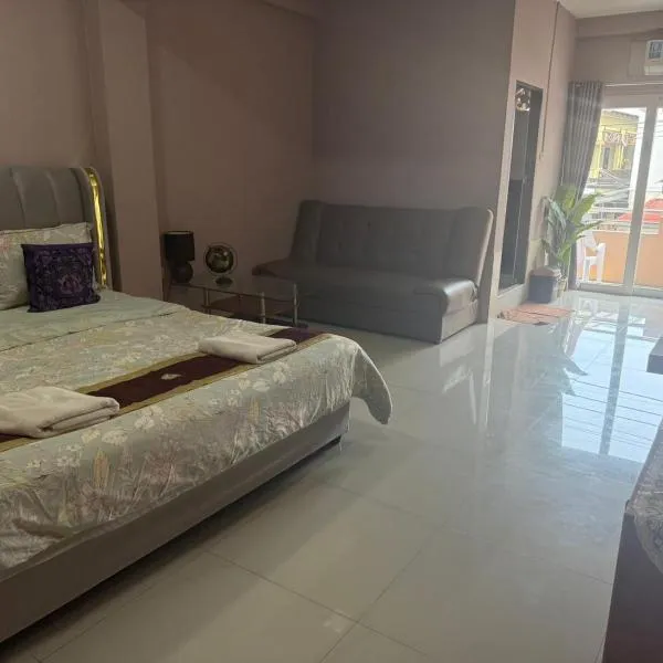 Hug me guesthouse, hotel in Pattaya