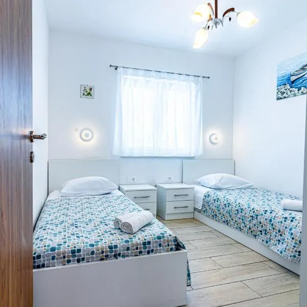 Apartments Nina, hotel v destinaci Maslenica