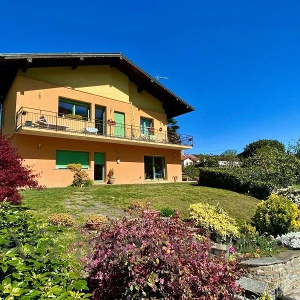 Casa vacanza Veronica con giardino, hotel in Verbania