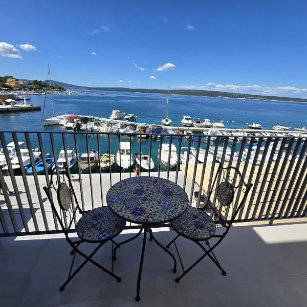 GOYA - SELCE II - 50m od mora, parking, balkon s pogledom, готель у місті Селце