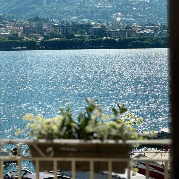 LUXURY SUITES ROCOPOM - Lake Front, hotel v destinácii Lecco