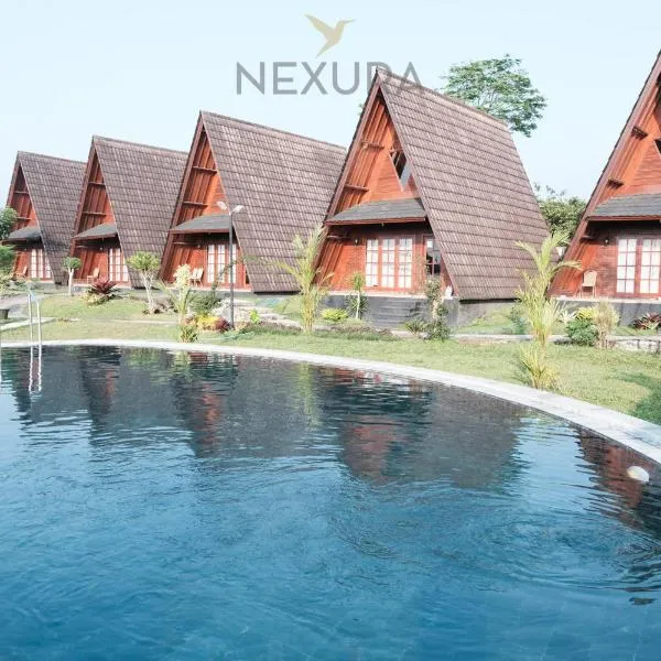 Jambu Klutuk Resort, hotel in Parakan