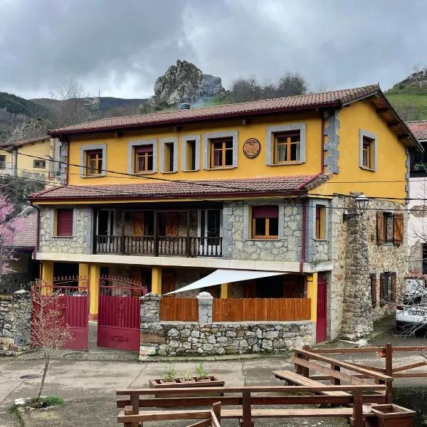 Casa Rural MONTE ROBLO, хотел в Salamón