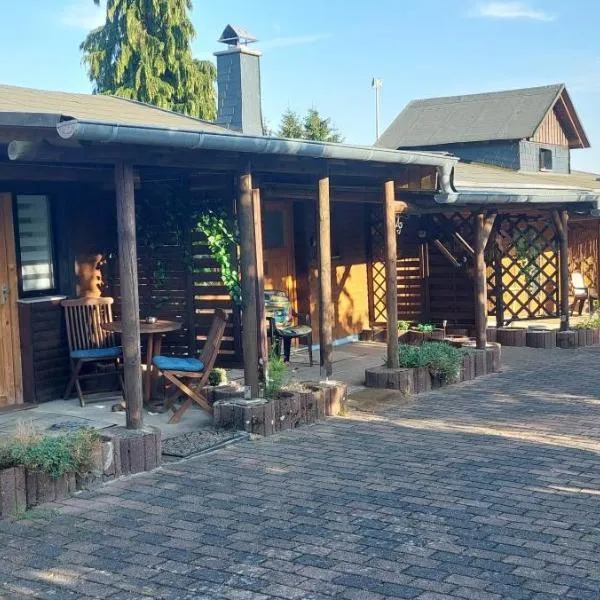 Ferienwohnungen! Kleine Bungalows mit Terrasse!, hotel in Stockhausen-Illfurth