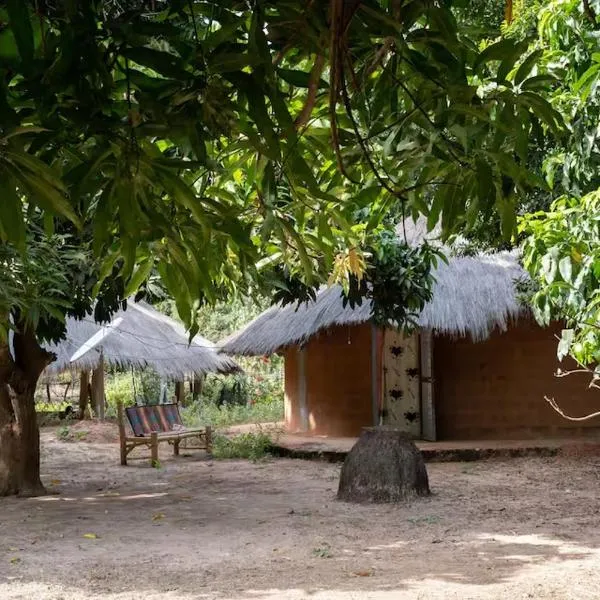Campement Adia Fougnesse chez Pape Badiane, ξενοδοχείο 