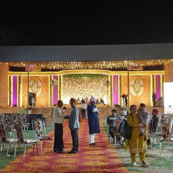 Shivansh Palace HomeStay & Marriage Garden，卡修拉荷的飯店