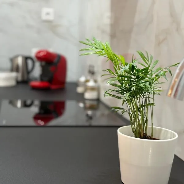 Malladoura Passive House, готель у місті Порріньйо